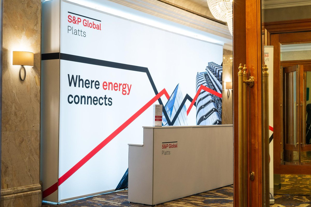 Our LED back walls and feature desks are the perfect combo to welcome guests to your next event. 

If you'd like to enquire about our modular displays and event services feel free to call us on 01608 239 441 or email us on info@mdap.co.uk.

#exhbitions #display #design #print