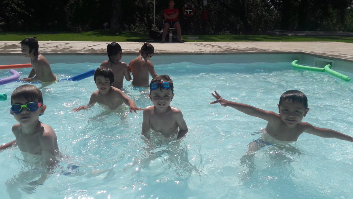 dinamikss's tweet photo. CASALS D'ESTIU|
Seguim gaudint dels casals tot i la calor! Sort que ens acompanya la piscina de tant en tant🙏🏾. A més a més aquesta setmana tenim una sortida molt especial, anem cap a Marineland! Si no podeu venir estigueu atentes a les xarxes i aixi no us perdreu ni un detall!! https://t.co/f6gj0oaf3h