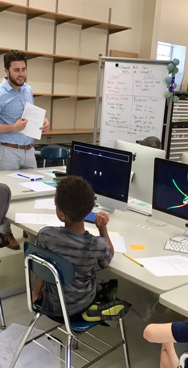 D90SummerSchool's tweet photo. Making baskets, writing great pieces and creating some great digital photos over at Roosevelt today.  #D90learns https://t.co/w20dVW4QTh