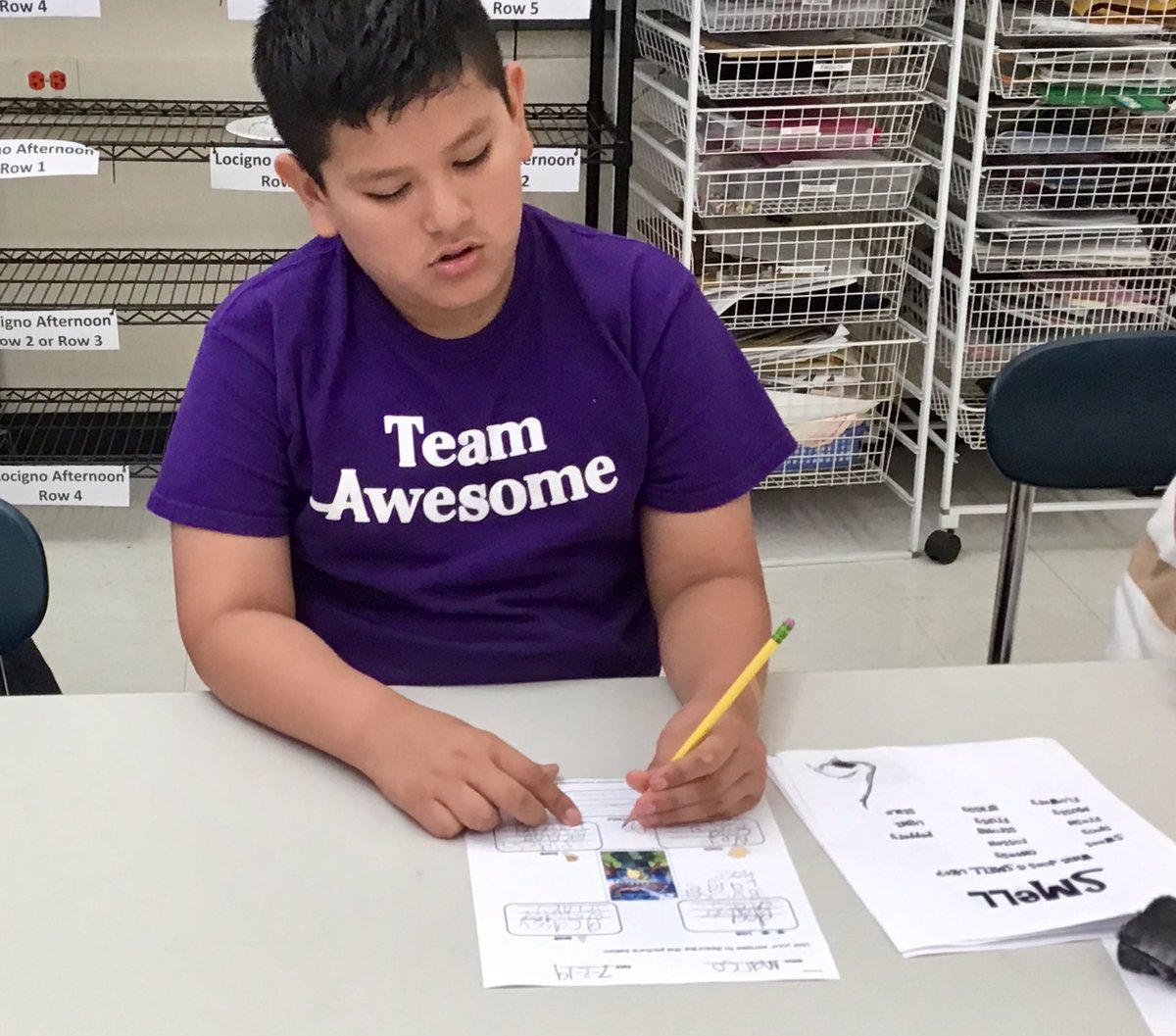 D90SummerSchool's tweet photo. Making baskets, writing great pieces and creating some great digital photos over at Roosevelt today.  #D90learns https://t.co/w20dVW4QTh