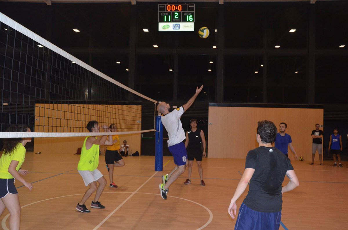 Pavello_net's tweet photo. Comença la segona setmana de l'Estiu Esportiu 2019. Més informació a https://t.co/HS14flrmZ7 #lacellera #lacelleradeter #Amer #Vòlei #bàsquet #kinball https://t.co/N4nvpM02Pw