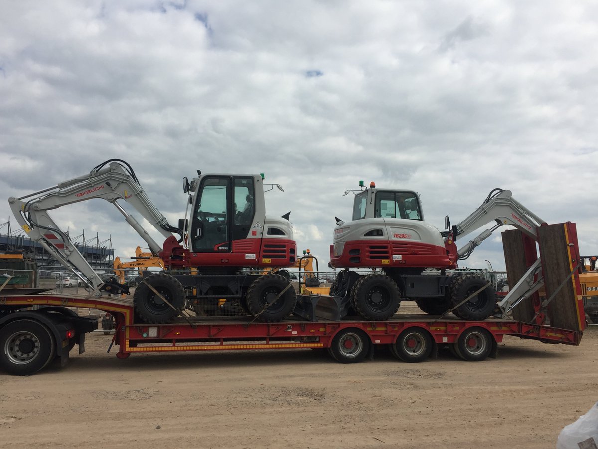 Willowbrook_PS's tweet image. Two more @Takeuchiuk rubber ducks swimming their way out of our yard today. The TB295W&apos;s are all they&apos;ve quacked up to be with their @Geith_Intl hydraulic hitches and green seatbelt kit! What a quacker!! #duckpuns #takeuchi #excavator #doubletrouble