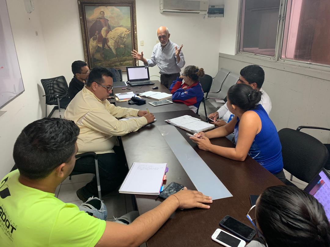 Equipo de <a href="/Iamibgirardot/">Iamib Girardot</a> sostuvo una reunión con <a href="/GirardotConcejo/">Concejo Mun. Girardot</a> a fin de afianzar el tema de los sistemas pperativos de recolección residencial por parroquia, una acción en articulación con los supervisores comunitarios.

#TodosPorUnaVenezuelaBella