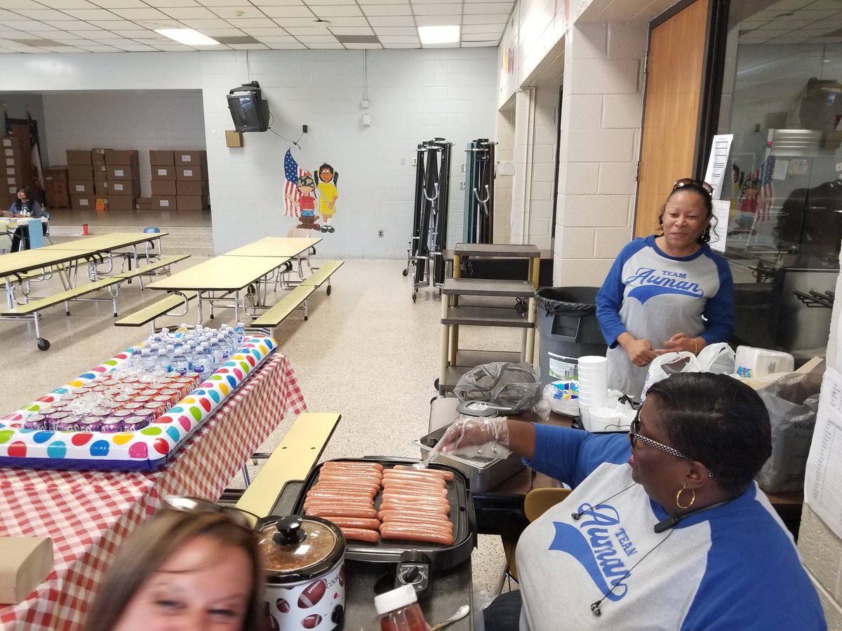 tarabratcher3's tweet image. It&apos;s a beautiful day at Camp Auman @LoydEAuman with @advocate_1 and @tinabaker1970 @CumberlandCoSch #2019ccsrtacamp #litnccs