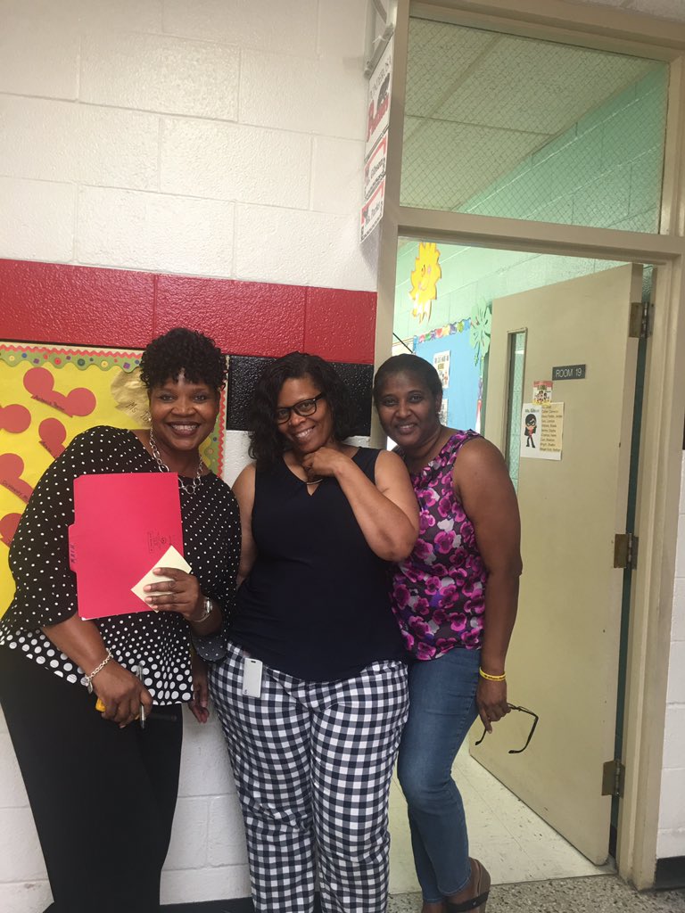 jenlloyd16's tweet image. The Ponderosa Ohana is ready for Camp Magic #litnccs #2019ccsrtacamp @mellottahill1 @CumberlandCoSch @NatalieGodwin @tonia_parrish