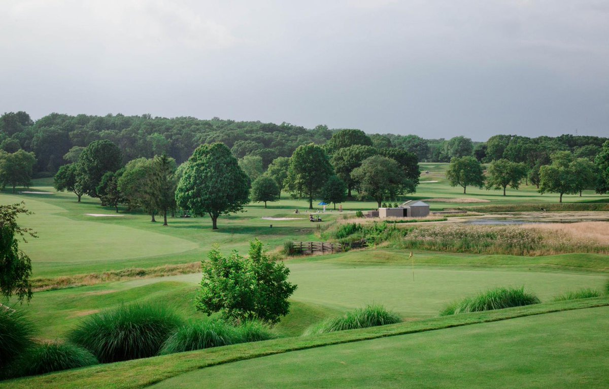 Calling all Staten Island Alumni to join us for the 40th Annual Staten Island Golf Outing! This golf outing supports student scholarships on the @sjusicampus. It has awarded over $300,000 to more than 140 deserving students. 

Register here: bit.ly/AlumniGolf19