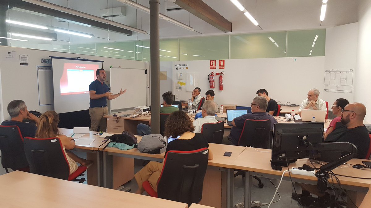 2/2 També hem parlat de #landingpage #onepagesite i #webpage amb <a href="/CarlesArgemi/">Carles Argemí</a>

<a href="/ajterrassa/">Ajuntament de Terrassa</a> <a href="/Leitat/">Leitat</a> <a href="/Orbital40/">Val</a> <a href="/euncet/">Euncet</a>

#Terrassa #innovacion #Tecnologia #TIC