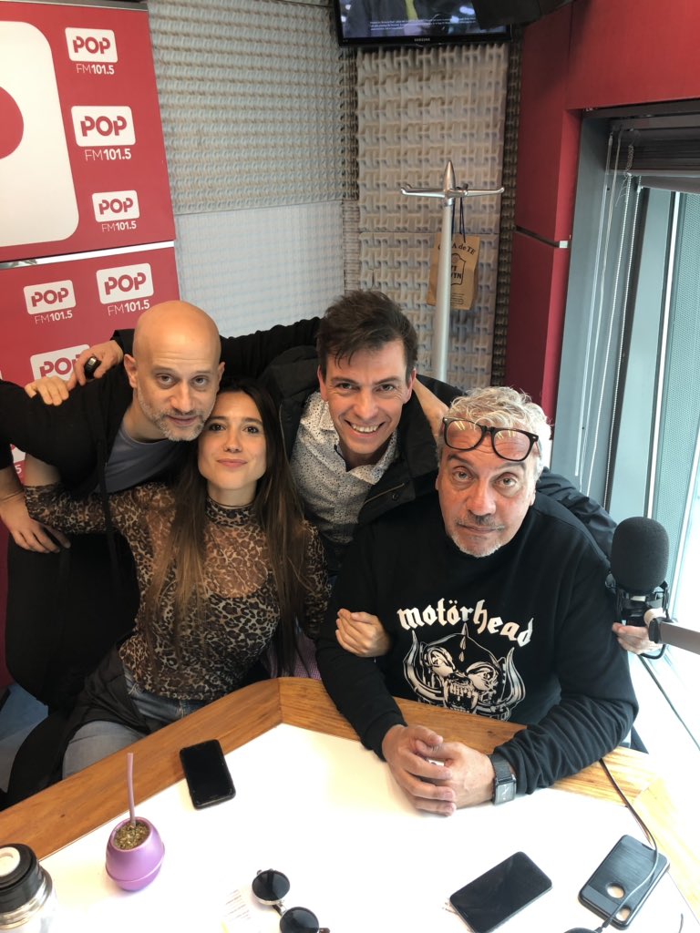 Pop Radio 101.5 FM (@popradio1015) on Twitter photo VOLVIÓ <a href="/cocosily/">Coco Sily</a> 🎉🎉
Hasta las 16 hs. hacemos #CodigoSily con <a href="/luispineyro/">luis piñeyro</a> , <a href="/Martin_Pugliese/">Martín Pugliese</a> y <a href="/delfiokey/">Delfi Sciannamea</a> 😂
En un rato se viene el <a href="/drromerook/">Dr. Juan Enrique Romero</a> 🐶
📲Mensajes al 11-6404-1015 VOLVIÓ <a href="/cocosily/">Coco Sily</a> 🎉🎉
Hasta las 16 hs. hacemos #CodigoSily con <a href="/luispineyro/">luis piñeyro</a> , <a href="/Martin_Pugliese/">Martín Pugliese</a> y <a href="/delfiokey/">Delfi Sciannamea</a> 😂
En un rato se viene el <a href="/drromerook/">Dr. Juan Enrique Romero</a> 🐶
📲Mensajes al 11-6404-1015