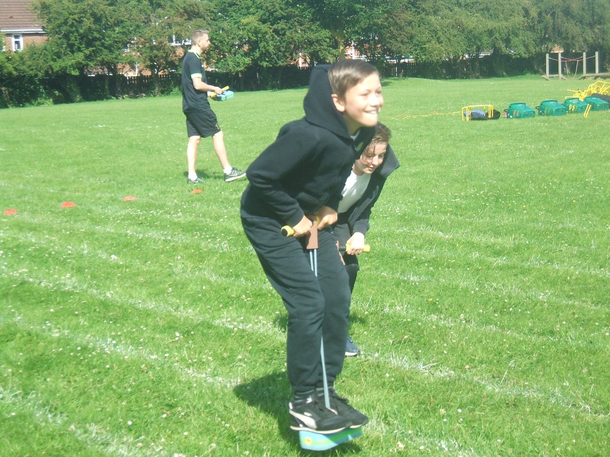 ClaveringTS27's tweet image. #6RT #6GD  The Year 6 children enjoyed Sports Day yesterday. 😀