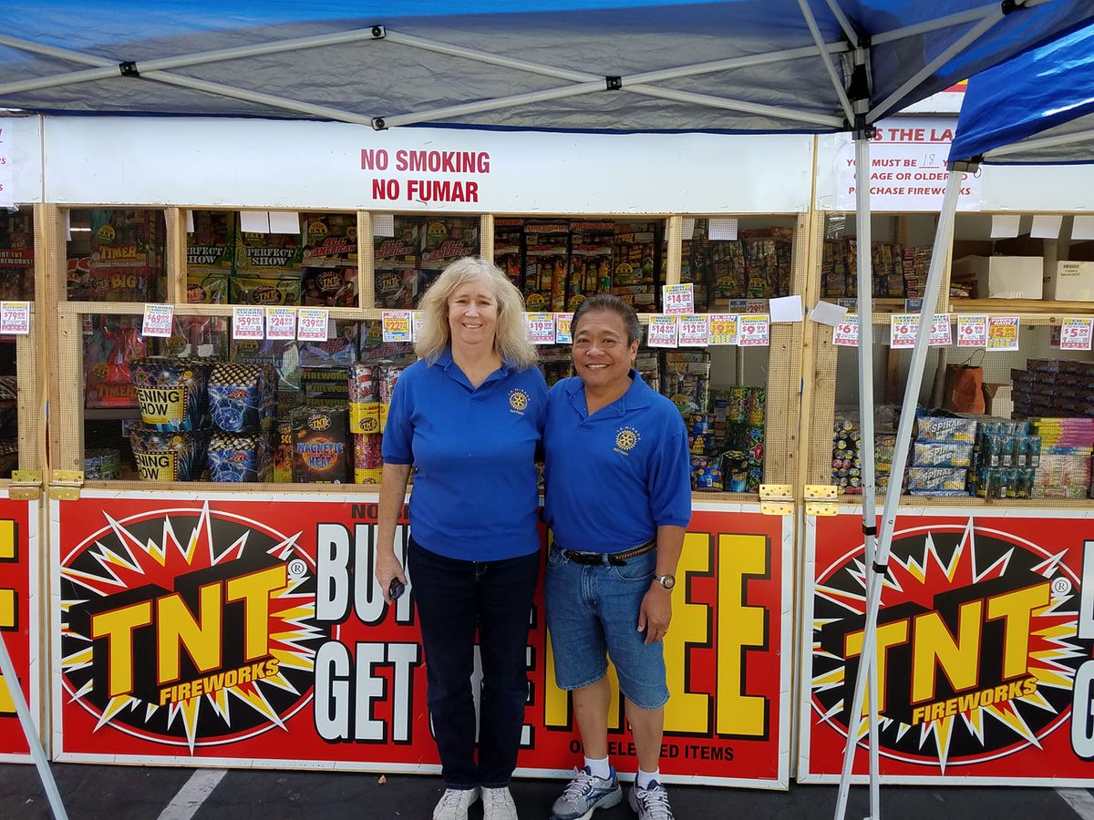 rotary_lamirada's tweet image. Happy Fourth! If you're buying fireworks, please help support @rotary_lamirada at the Stater Brothers parking lot on the corner of Imperial Hwy and La Mirada Blvd. Every dollar we raise goes back to the community!!