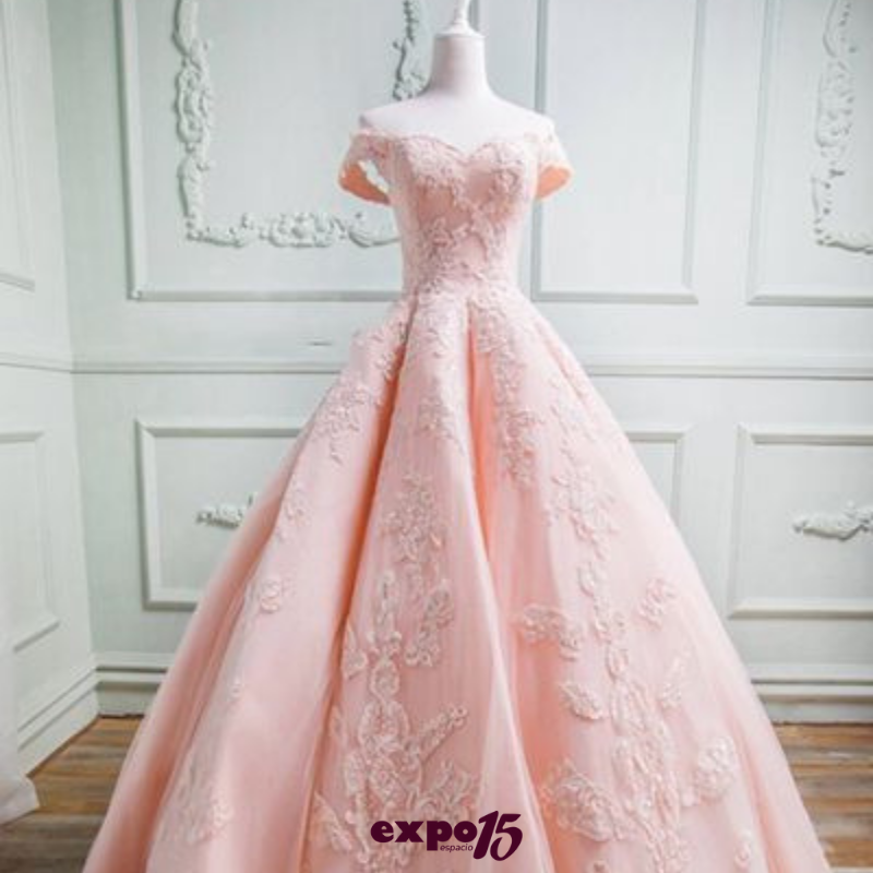_Expo15's tweet photo. ¿Te encanta el rosa🌸 tanto como a nosotras?🥰👏
Chécate éstos modelos de vestidos perfectos para tu fiesta de XV años👏👏 https://t.co/N75yQEg4UE