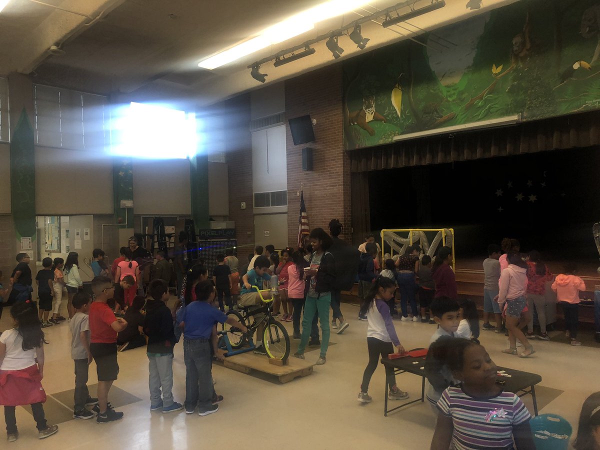 Summer school fun with hands on Science Safari! #onlyatemerson