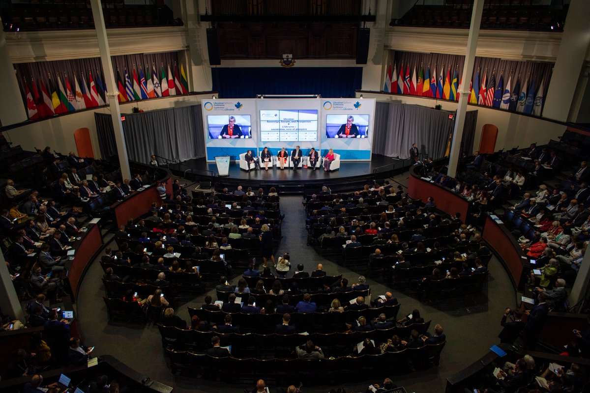 UofT's tweet image. #UofT is honoured to welcome the international community of policymakers and experts @UkrReformConf to the University of Toronto for #UkraineReformConference #URC2019.
🇺🇦🇨🇦🇪🇺