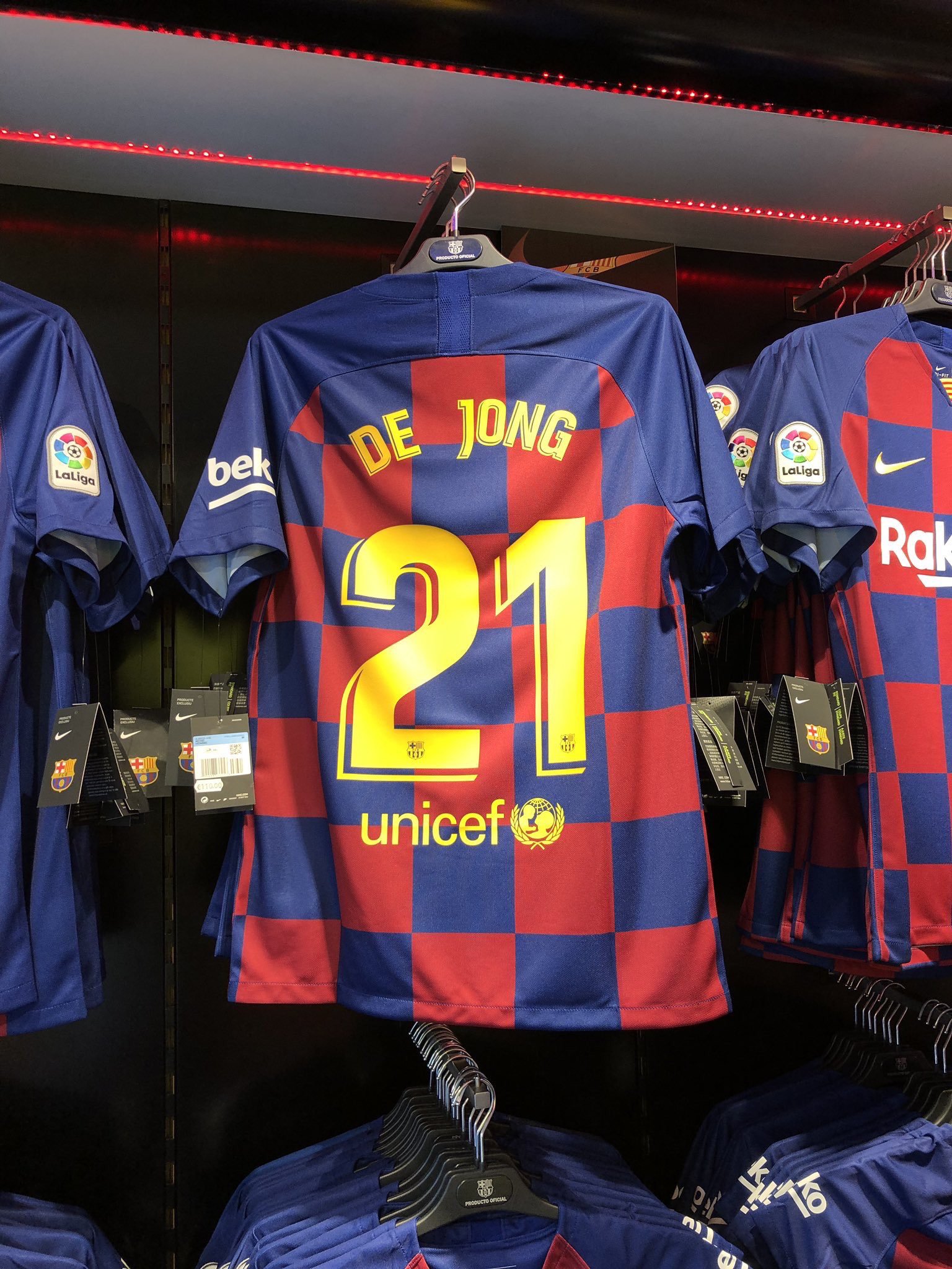 de jong jersey number