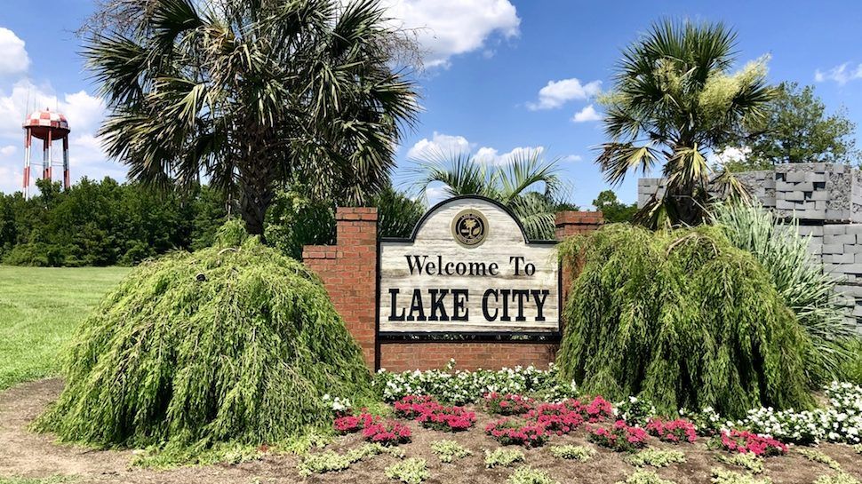 Wondering what to do when you <a href="/visitlakecitysc/">Lake City, SC</a>? Obviously have to check out <a href="/ArtFieldsSC/">ArtFields</a> but there is plenty more to see. Check out these ideas from <a href="/thechstoday/">CHStoday</a> 

chstoday.6amcity.com/visit-lake-cit…