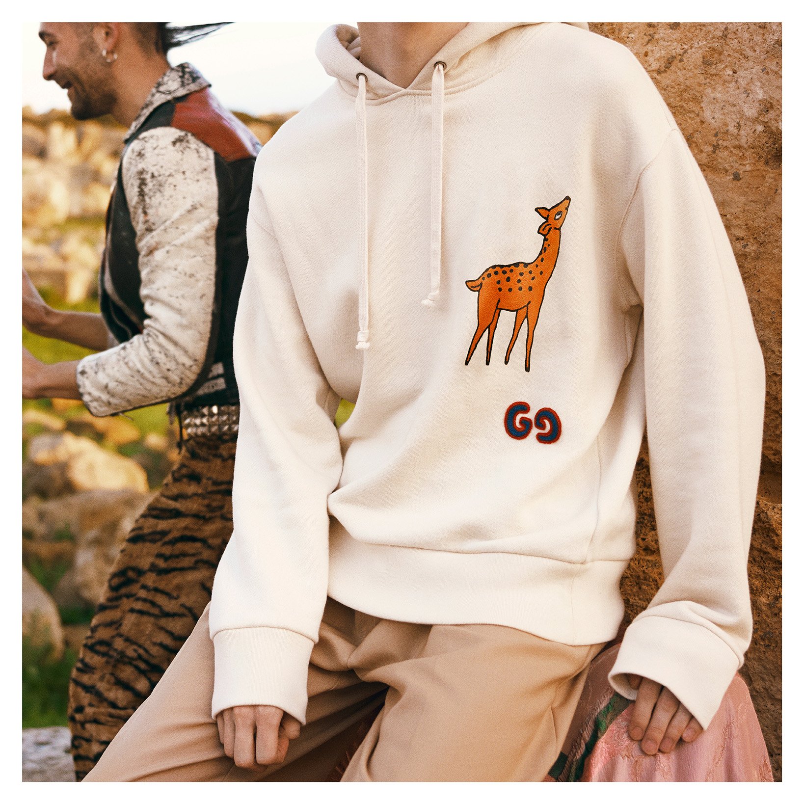 التزحلق عودة عملاق gucci giraffe hoodie 