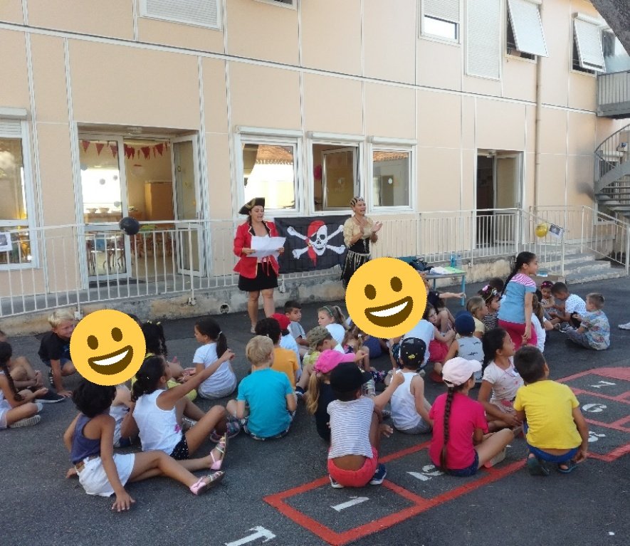 S_Bella74's tweet image. Excellent moment partagé entre 2 classes avec notre escape game pirate où les 45 élèves devaient résoudre 8 défis pour ouvrir le coffre au trésor #escapegame #maternelle #liaisonintercycle #coopération #VivreEnsemble #énigmes #resolutionprobleme