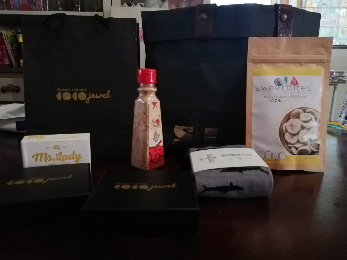 LuisTonymonreal's tweet photo. Finalmente llegó!!!!
Gracias tío @SharkTankMex y por su puesto a #cocojewel
🦈🦈🦈
Ame los calcetines 💖 https://t.co/iR9A8Q7Tmk