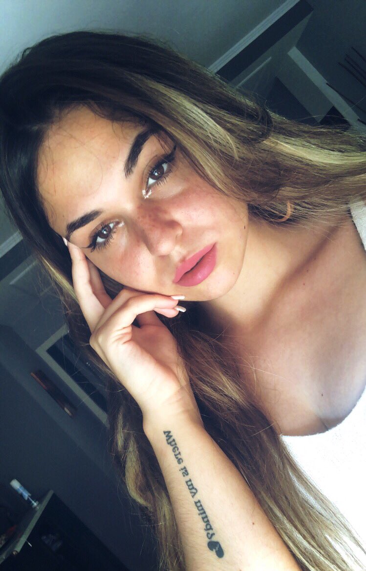 celine ʚɞ ˚。⋆。 tweet media