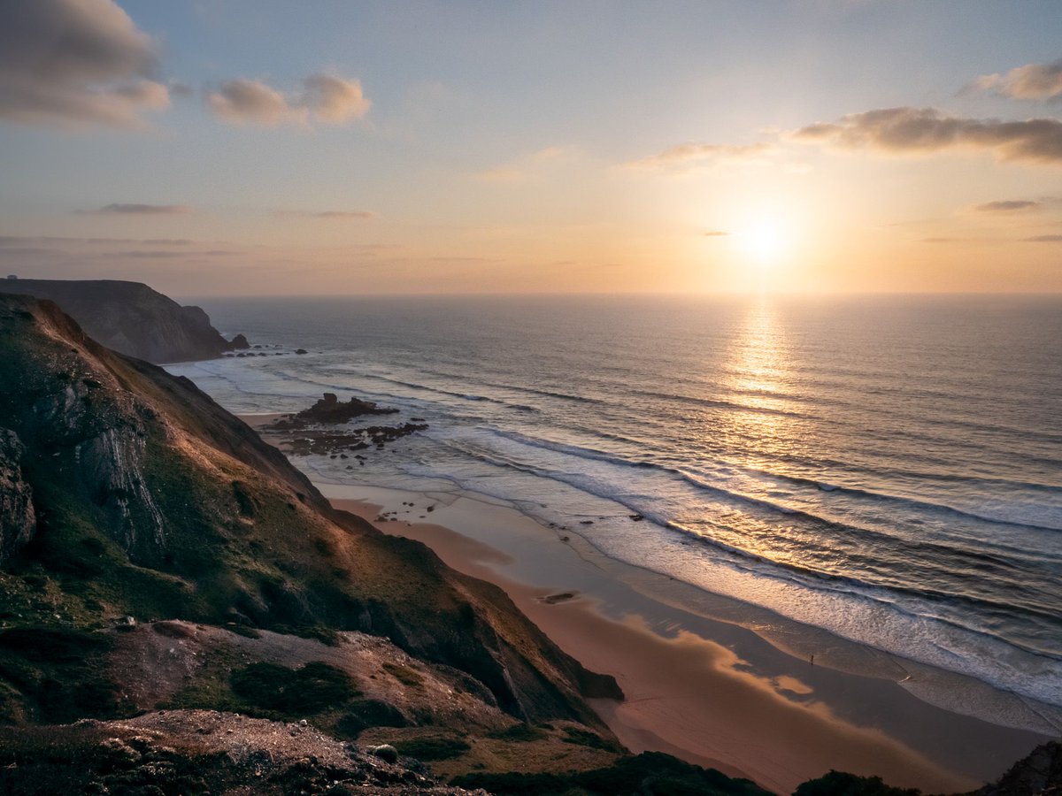 trickyshutter's tweet image. I am sure I have to relocate someplace like this, west coast, rather an ocean than a sea. With higher probability I will be able to see the sunsets than sunrises.
Castelejo Viewpoint, Algarve, Portugal
#landscapephotography #naturephotography #photography #pictureoftheday #sunset