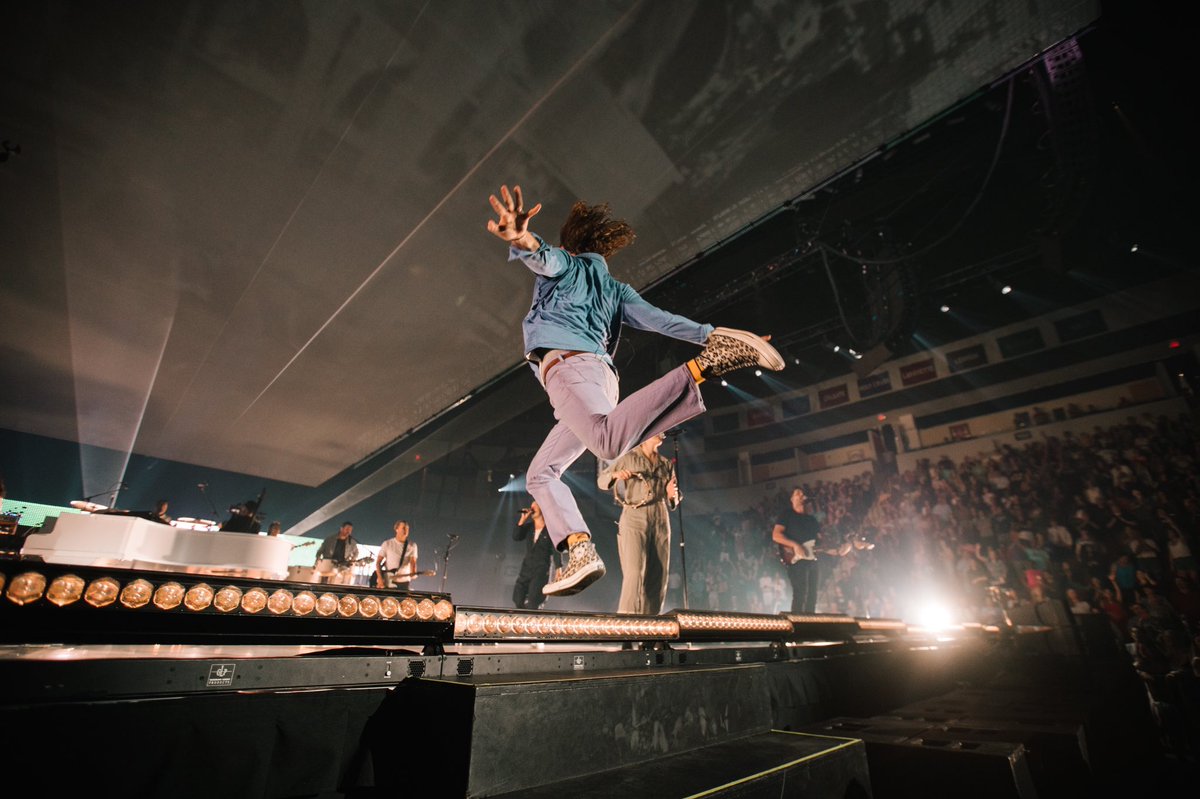 hillsongunited's tweet photo. Showing up to The People Tour in NYC tonight like... https://t.co/nveM0hFhwF