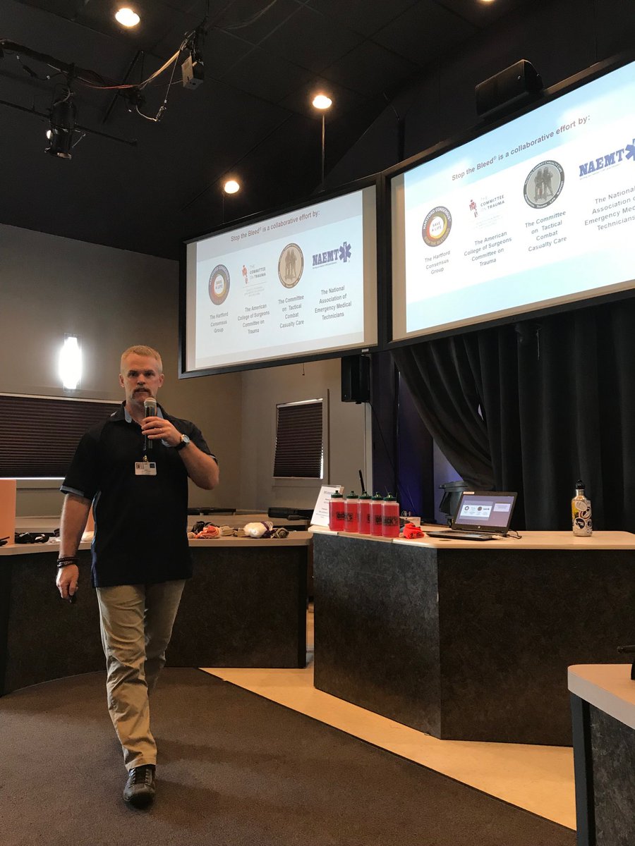 Teaching Stop the Bleed with this cool guy!⁦⁦<a href="/SeacoastSciCtr/">Seacoast Science Ctr</a>⁩ ⁦<a href="/StopTheBleed/">STOP THE BLEED®</a>⁩ ⁦@PortsmouthReg⁩