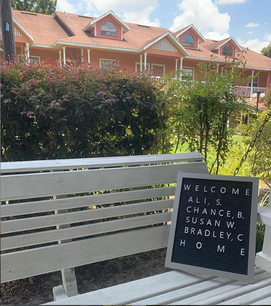 Welcome home to our move in’s and tours of the day!! Looking to find the perfect apartment home? Call our office to set up a tour!