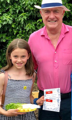 Well done to Milla for winning FIRST prize in the children’s vegetable competition at the Chiswick Allotment Summer Show. And she got to meet the lovely Rick Stein! ⁦<a href="/BelmontSchoolW4/">Belmont School W4</a>⁩ ⁦<a href="/Rick_Stein/">Rick Stein</a>⁩ ⁦<a href="/growchiswick/">Chiswick Horticultural and Allotments Society</a>⁩