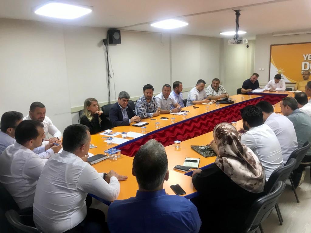 Olağan Yönetim Kurulu Toplantımız Kocaeli Büyükşehir Belediye Başkanımız Doç. Dr. Tahir Büyükakın’ın katılımı ile gerçekleşti.

Büyükşehir Belediye Başkanımıza samimi, içten ve paylaşımcı sohbetleri için teşekkür ederiz.
<a href="/avaliguney/">ALİ GÜNEY</a> <a href="/tahirbuyukakin/">Tahir Büyükakın</a>