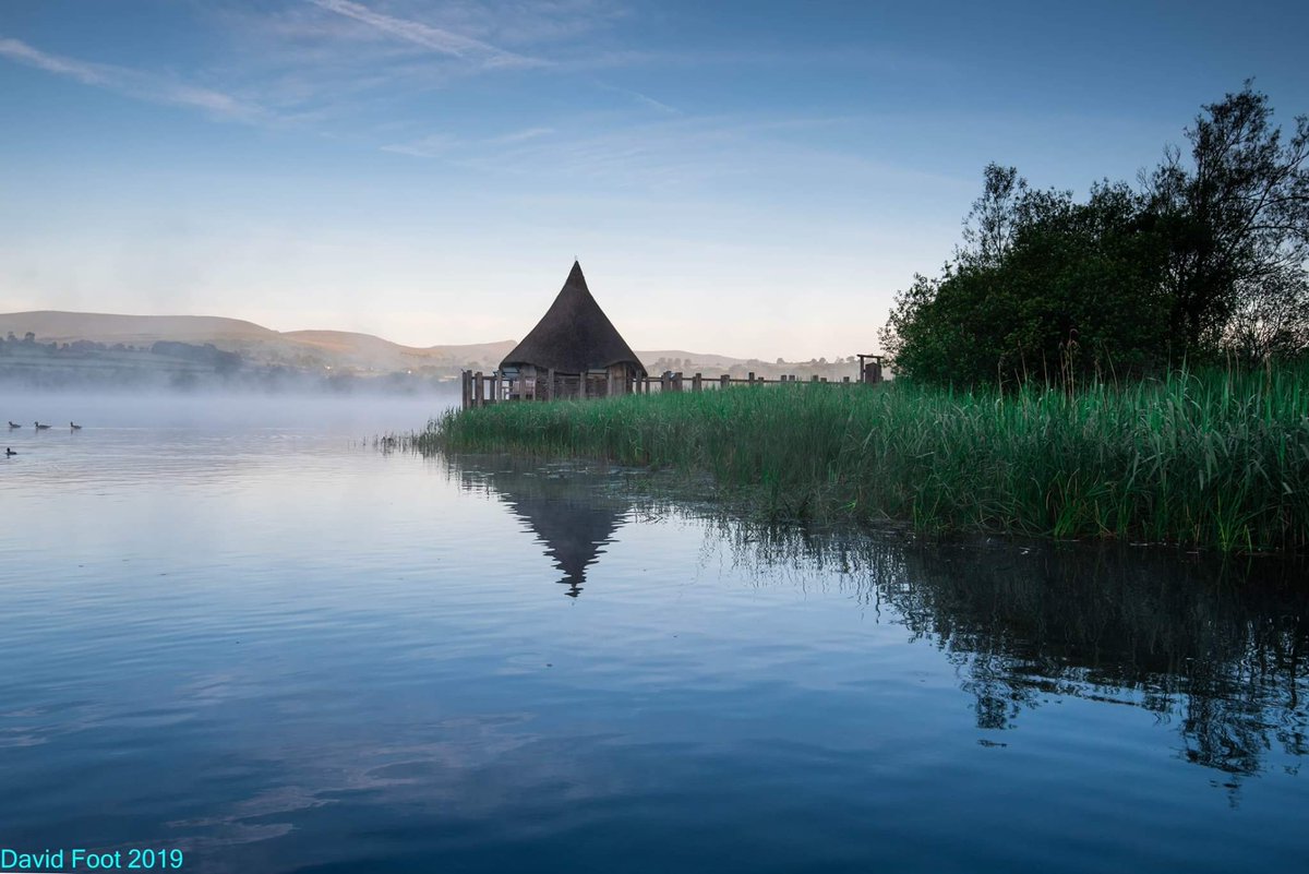 CentralCymru's tweet photo. A Dramatic View of Llangorse Lake 🏞🏴󠁧󠁢󠁷󠁬󠁳󠁿
Photo Credit : David Foot
#CymruAmByth #ItsYourWales https://t.co/F4lMwVn3Dp