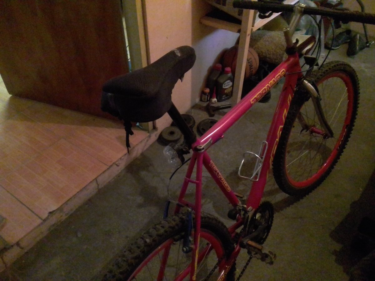 jbustamente833's tweet photo. Se vende una bicicleta Semi-Profesional y sus accesorios, luces traseras, cambios de velocidad(21 en total), cascos protectores de la marca Giant, interesados contactar al 6746-8578 dale RT @VendoPanamaTw @Vende_Rapido @vendelopty @VendePTY @OLXPanama @EncuentraPTY1 @encuentra24 https://t.co/QCKdErKOqJ