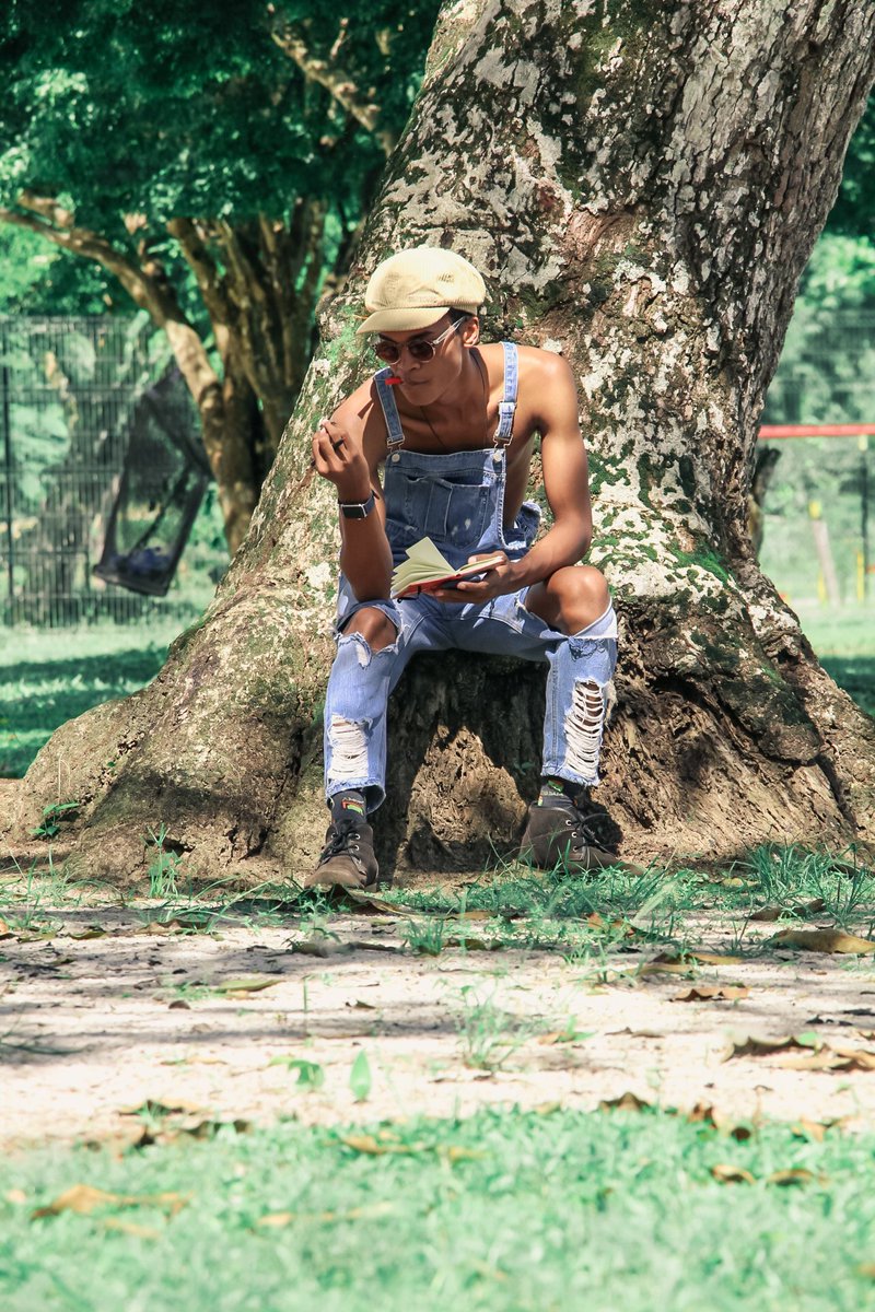 THE ARTIST 🎨
#photooftheday #digitalart
#digitalmodel
#portraitphotography
#moodygrams #suriname #models #model #instadaily #gram #afropolitain #melaninpoppin #afropolitainmag #diy #instagram #pursuitofportaits #photoshoot #photography📷  #explorepage