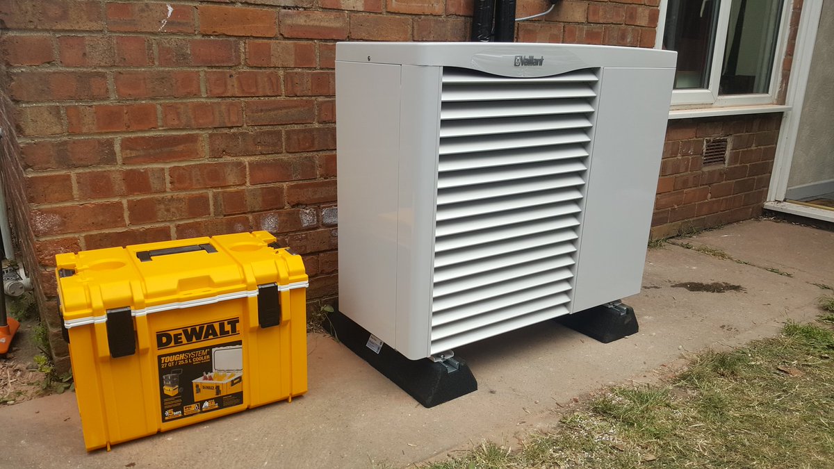 Well one week we are tying our boxes down to stop them floating away the next we need the cool box out....<a href="/mark_vaillant/">Mark Burton</a> <a href="/S1Whysall/">Si Whysall</a> <a href="/DEWALT_UK/">DEWALT UK</a>