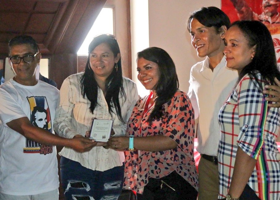 gestionperfecta's tweet photo. 2.032 Vencedores de la Misión Robinson en el estado Lara, recibieron su certificado de culminación de estudios de 6to grado. #TodoPorTiLara #TodosPorUnaVenezuelaBella https://t.co/sqabbMpaZq