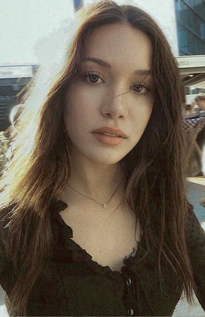 Güzel yüzünden kocaman gülümsemen hiç eksik olmasın inşallah
HerZamanSeninleyiz HazalSubaşı #HazalSubaşı <a href="/subasiihazal/">Hazal Subaşı</a>