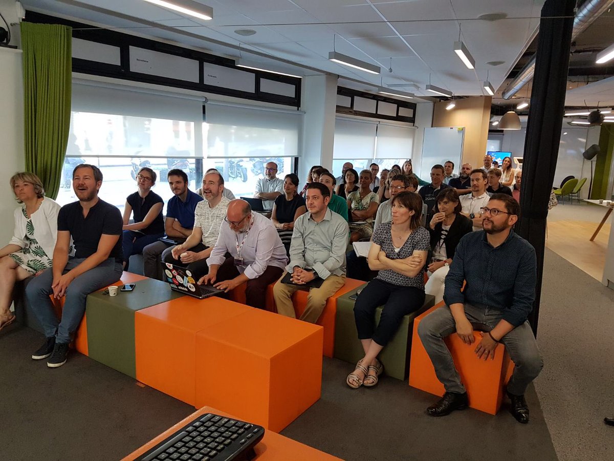 chrischapuis's tweet photo. Un collectif au service des clients et des agents #30minmax au #574 de Nantes #envie #inspiration #écoute #simplicité #merci https://t.co/BGcoPO7Jh8