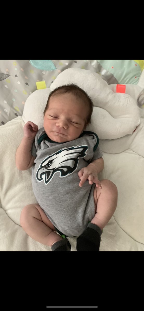 beckyy0123's tweet photo. @cj_wentz Baby Carson is ready for the season,, even at 3 weeks old!! #readyforeaglefootball #herewegonumbereleven https://t.co/9NrnwfIH1J