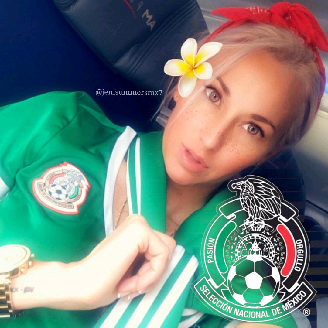 jenisummersmx7's tweet photo. Vamos @miseleccionmx!!! 💚🐰❤️
@CopaOro 🏆⚽
#teamjeni #mommabunny #CopaOro2019 #Mexico #MiSelección #MexicoVsHaiti https://t.co/JPbb3Rnpqt