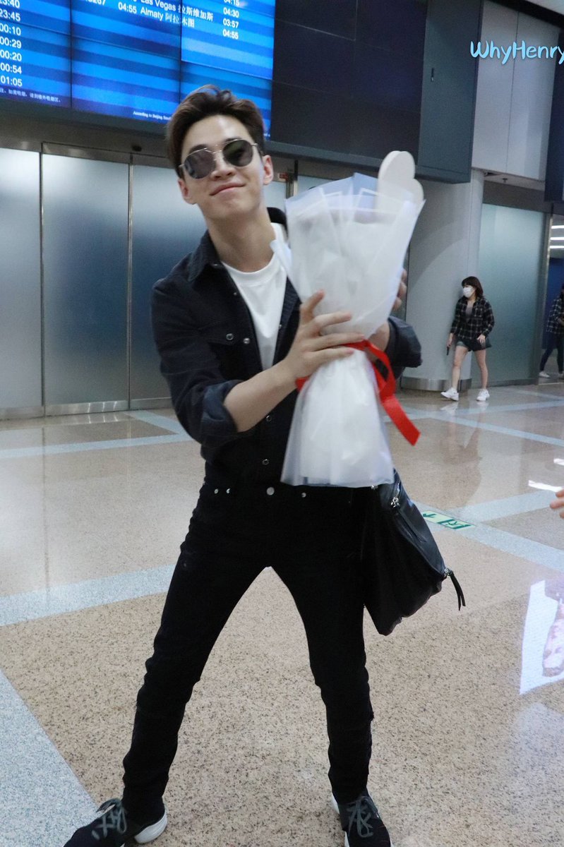 kim86109's tweet photo. #HENRY #HenryLau
#헨리  ❤️ #刘宪华 #劉憲華 190702  Beijing cr. WhyHenry-刘宪华中文站 https://t.co/S48vDN9XK2
