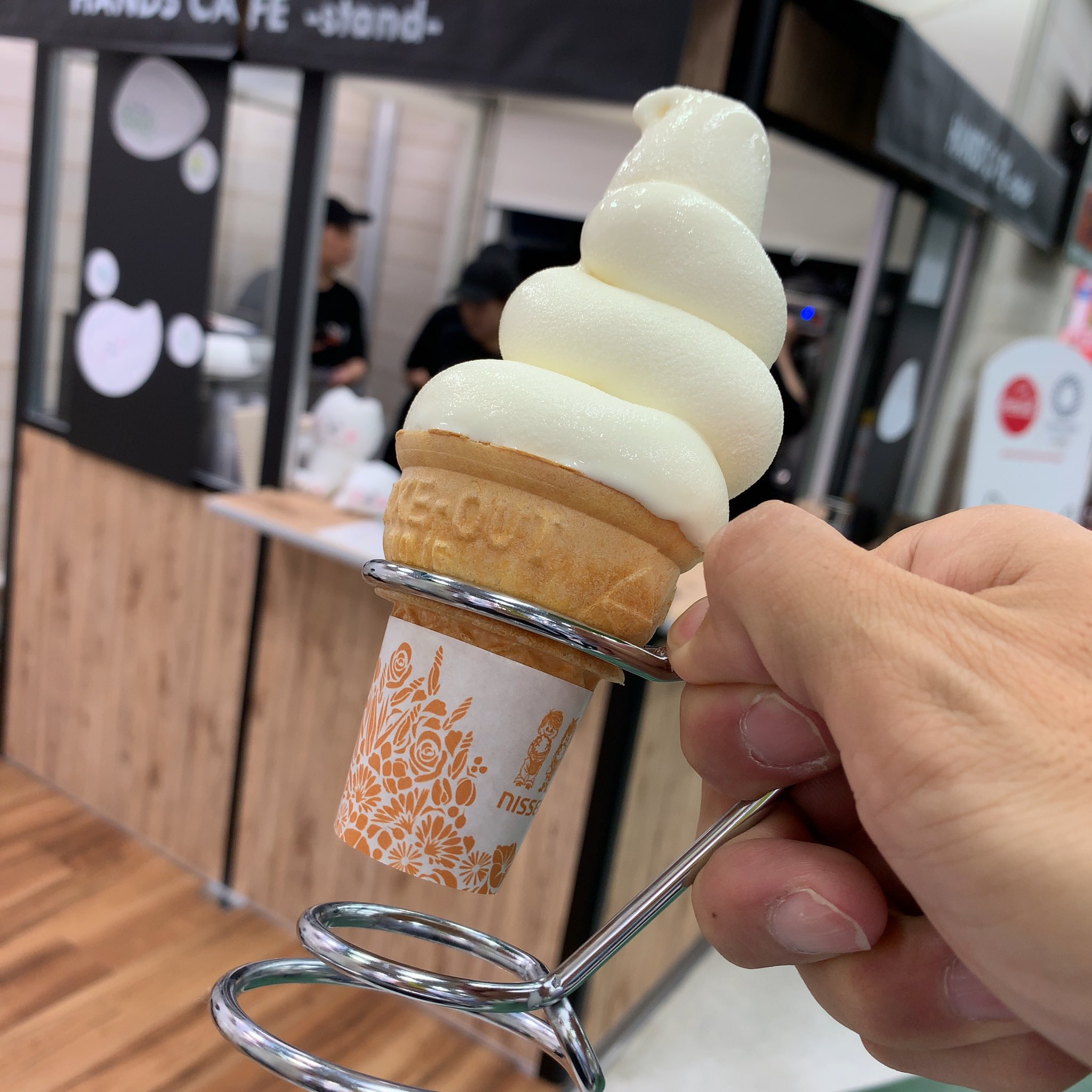 טוויטר 東急ハンズ בטוויטר 今日は ソフトクリームの日 私の推しソフトはもちろん もふもふそふと 東急ハンズ池袋店1階の ハンズカフェスタンドで ソフトクリーム 食べたい ソフトクリーム 食べたい T Co Toxglbkngq