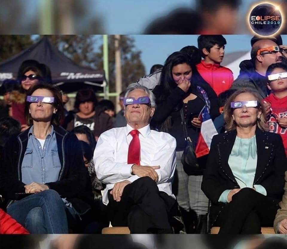 RonFarraRon's tweet photo. #ArgentinavsBrasil
#PartyChilensisFtEclipse
#Eclipse2019TVN
#EclipseTotal
#EclipseSolar2019
#EclipseSolarChile
#CopaAmerica
Piñera qliao ., q vergüenza csm https://t.co/6v6GQMTPO8