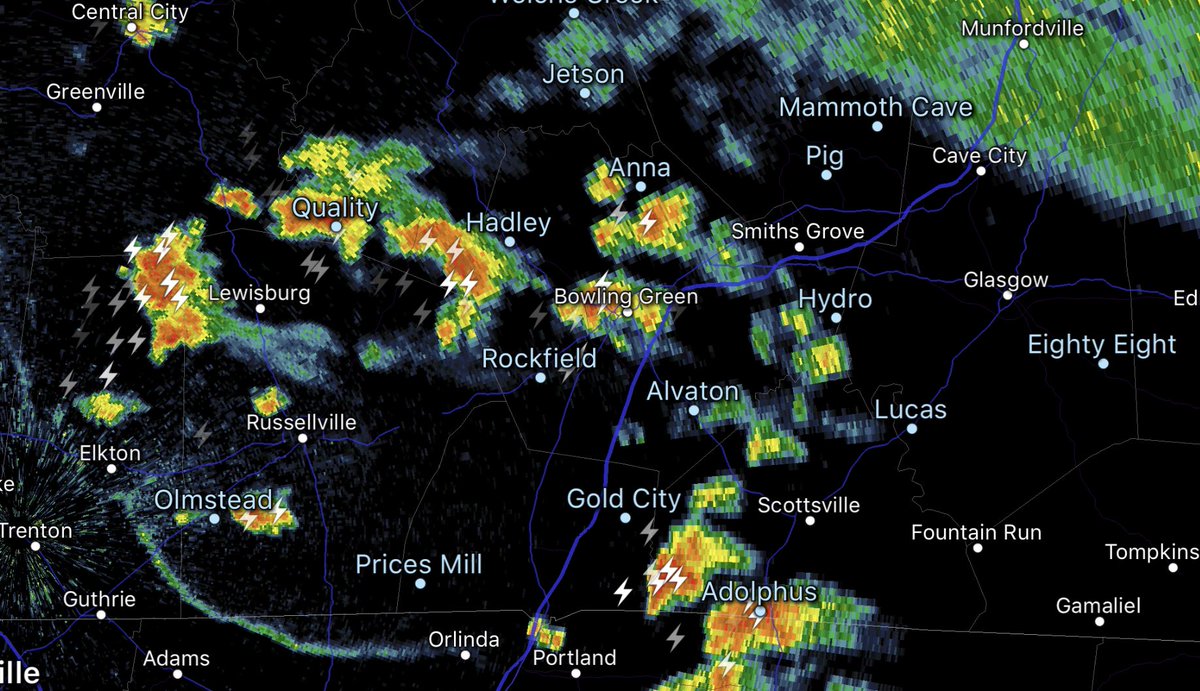 wxornotBG's tweet image. It’s a #thunderbuddy type of evening