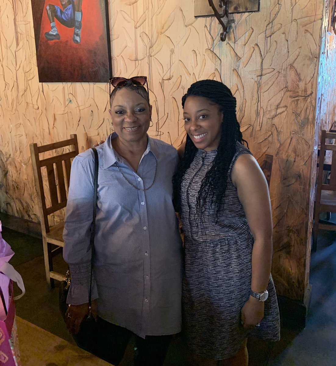 MMcCullum_iLead's tweet image. My parents were there to celebrate me and my career thanks to @DericaTurner planning and aiming to surprise me, so it was only fitting that I did the same for her. #familymatters #GlowGrowGo