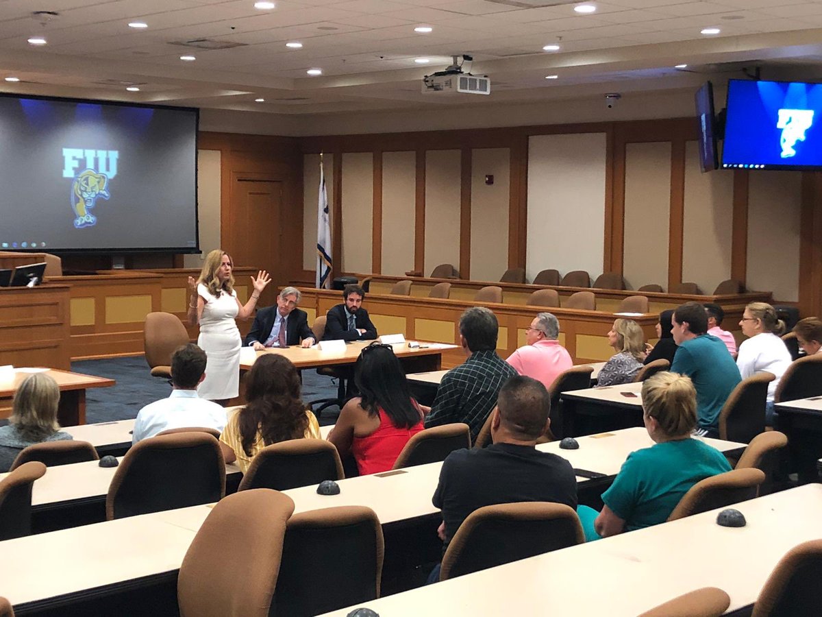 RepDMP's tweet photo. Truly enjoyed our #immigration town hall @FIU tonight with members of the Cuban, Venezuelan, Nicaraguan and other Latin American communities. We have such a diverse community in #FL26, and I will continue to work hard in Washington to represent everyone. https://t.co/ufwTVmPuUP