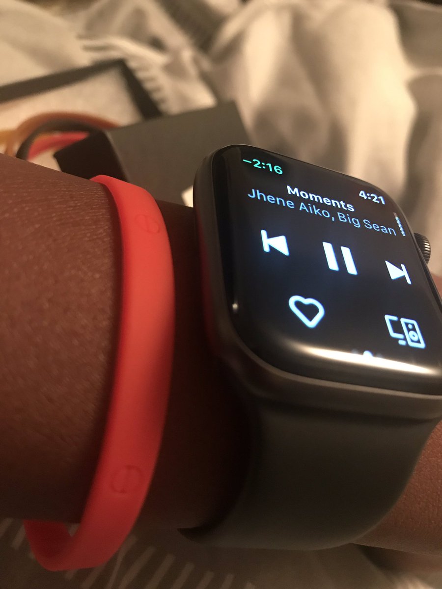 _trellzzz's tweet photo. RED = #GrindMode #SocialCodes @UXOXT 🤟🏾❤️ https://t.co/jLZG4SJMxv