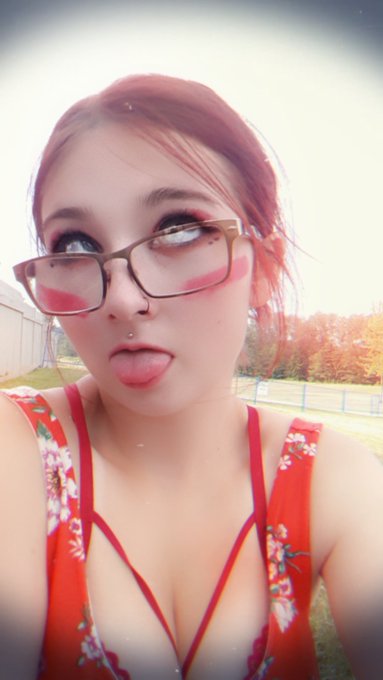 #Gotta say my make up was really bomb last night #canadaday #canadiangirls https://t.co/0CNWOC4ZbM<a href="/tag/gotta"class="tags">#Gotta</a><a href="/tag/canadiangirls"class="tags"><span>#canadiangirls</span></a><a href="/tag/canadaday"class="tags"><span>#canadaday</span></a>