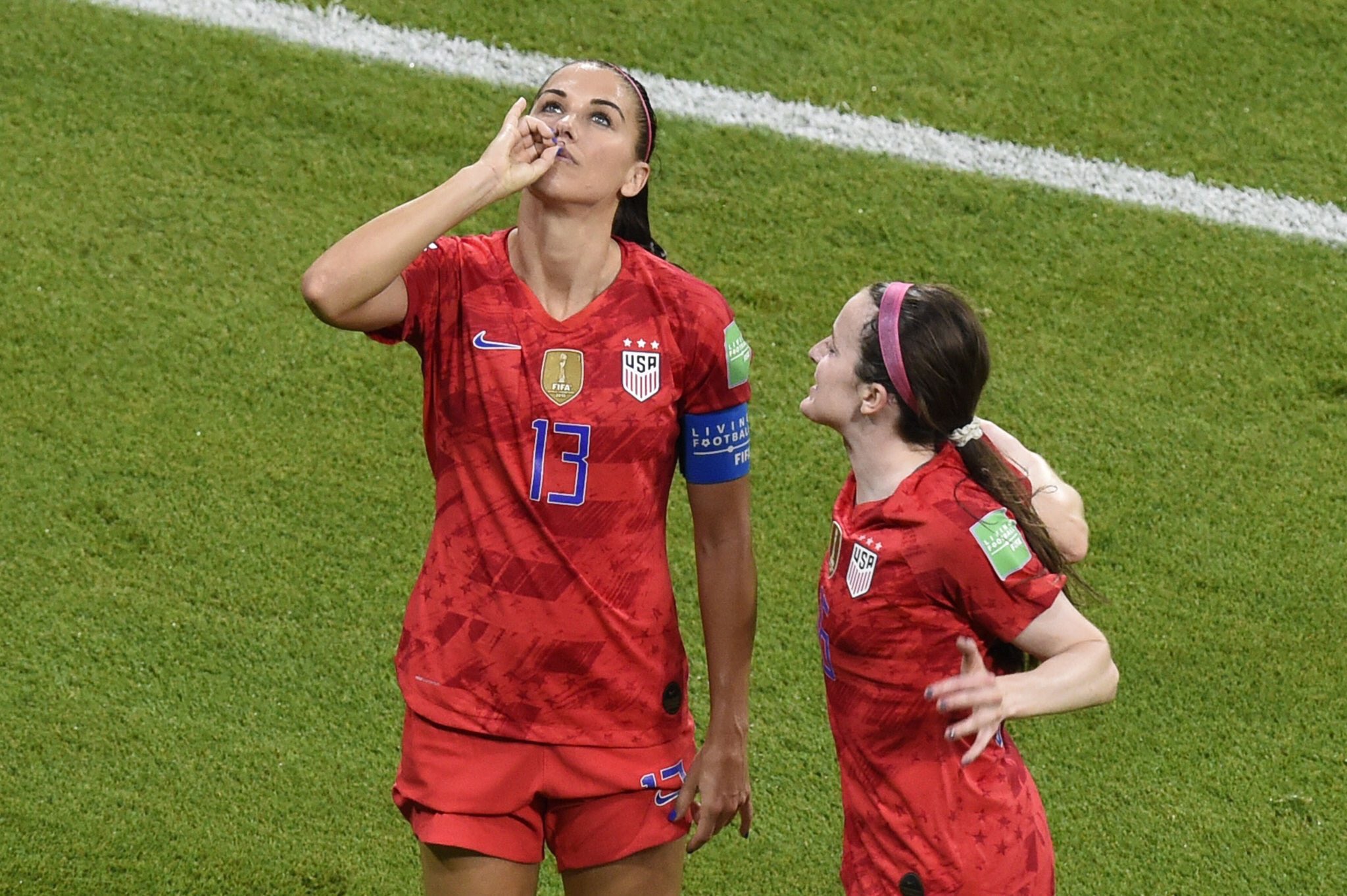 Happy Birthday to the one true Queen of England, Alex Morgan 