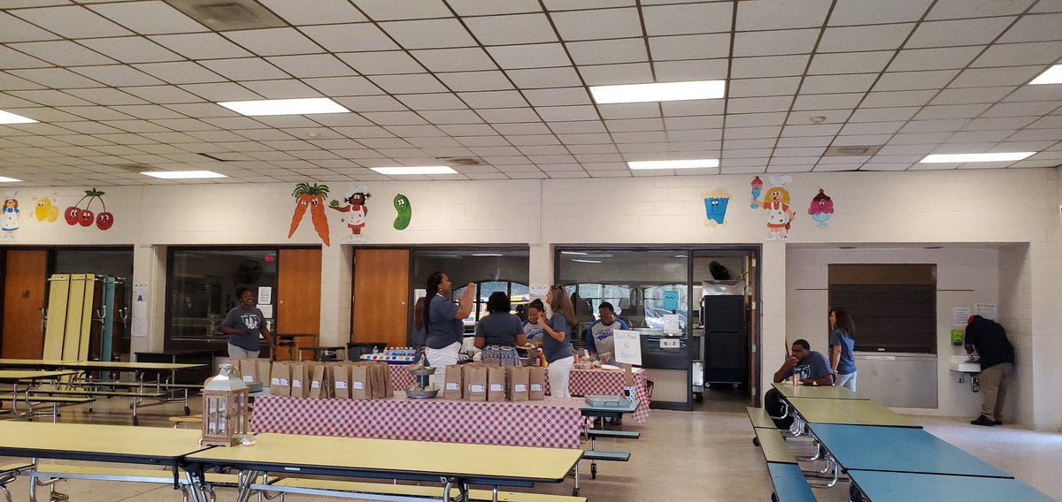 angelenaowens07's tweet image. It is all about the students, parents and teamwork  at Camp Auman Adventures. #2019ccsrtacamp #litnccs #cumberlandcoschool @mellottahill1 @NatalieGodwin @jenlloyd16 @katiegreene25 @TiffBEak