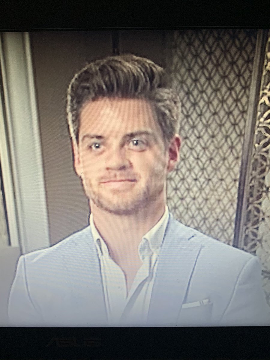 Everytime Garrett talks or smiles I swear all I can think of is normal spongebob 😂 I’m legit dying #TheBachelorette