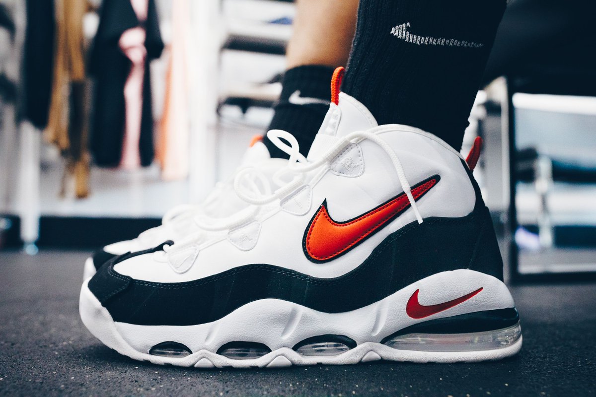 nike air max uptempo 95 white black red